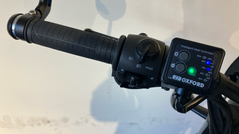 Royal Enfield Hntr 350 Rebel Red (23MY)